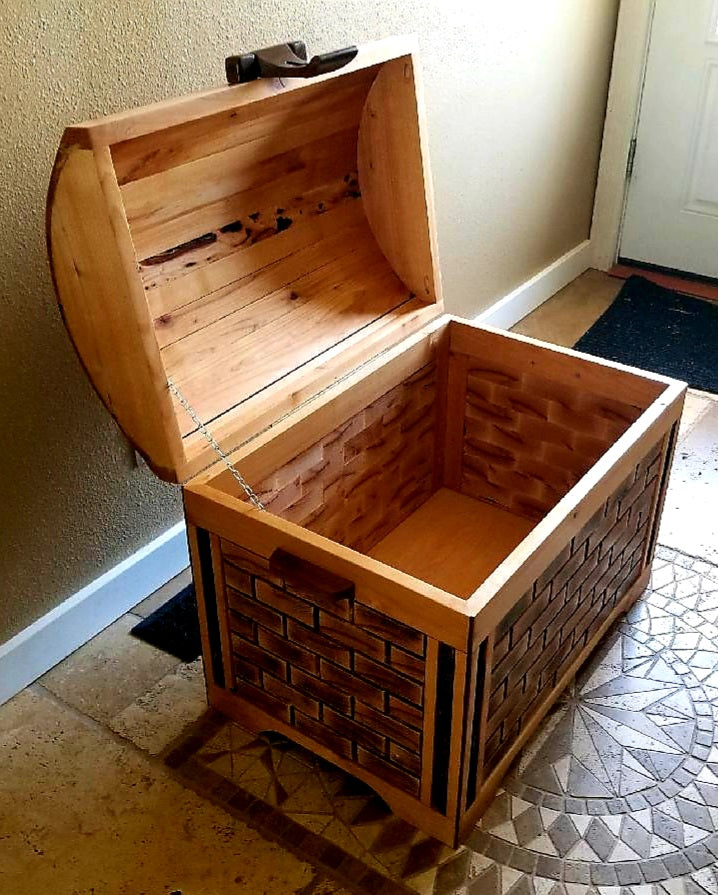 Source Custom large storage wooden chest modern steamer trunk organizer for  treasure on m.